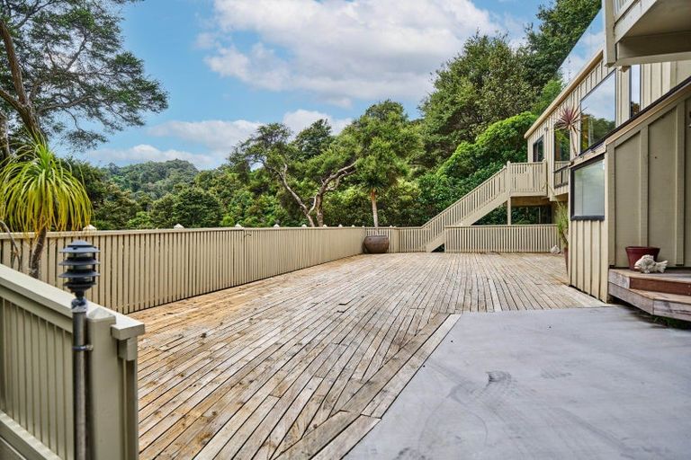 Photo of property in 9 Whiorau Grove, Lowry Bay, Lower Hutt, 5013