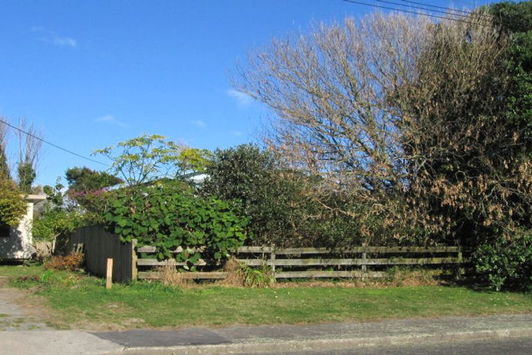 Photo of property in 37 Kiharoa Street, Otaki Beach, Otaki, 5512