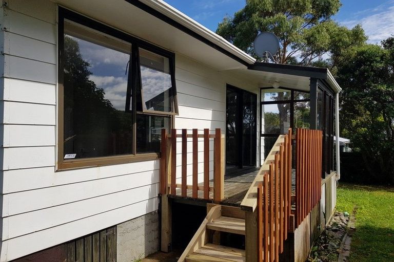 Photo of property in 32b Transom Close, Whitby, Porirua, 5024