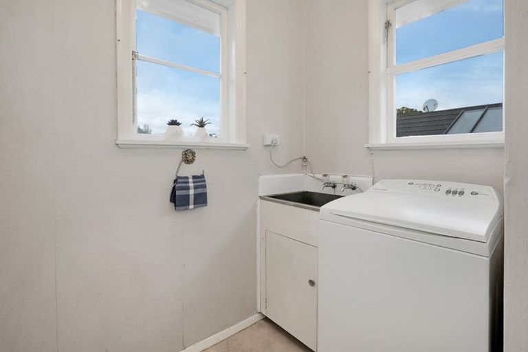 Photo of property in 136 Mana Esplanade, Paremata, Porirua, 5026