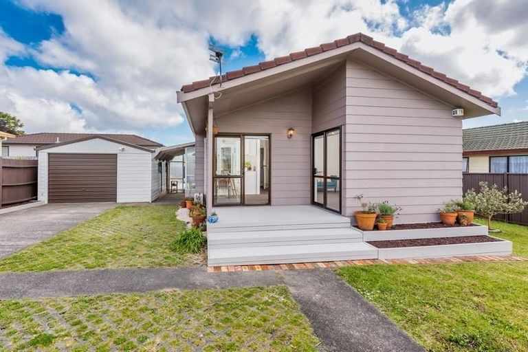 Photo of property in 194 Waitemata Drive, Ranui, Auckland, 0612