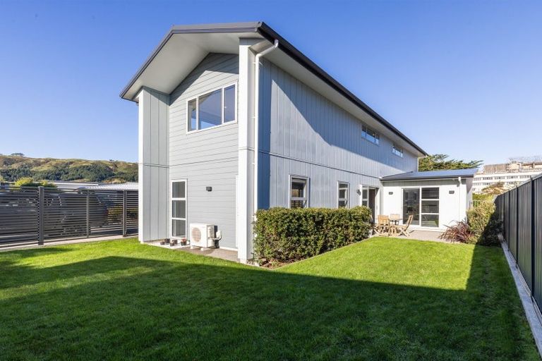Photo of property in 14 Pateke Drive, Kenepuru, Porirua, 5022