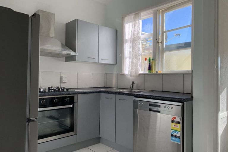 Photo of property in 118 Austin Street, Mount Victoria, Wellington, 6011