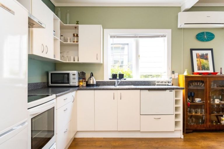 Photo of property in 2 Paradise Road, Napier South, Napier, 4110