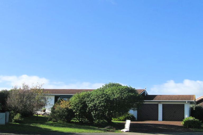 Photo of property in 75 Mazengarb Road, Paraparaumu Beach, Paraparaumu, 5032