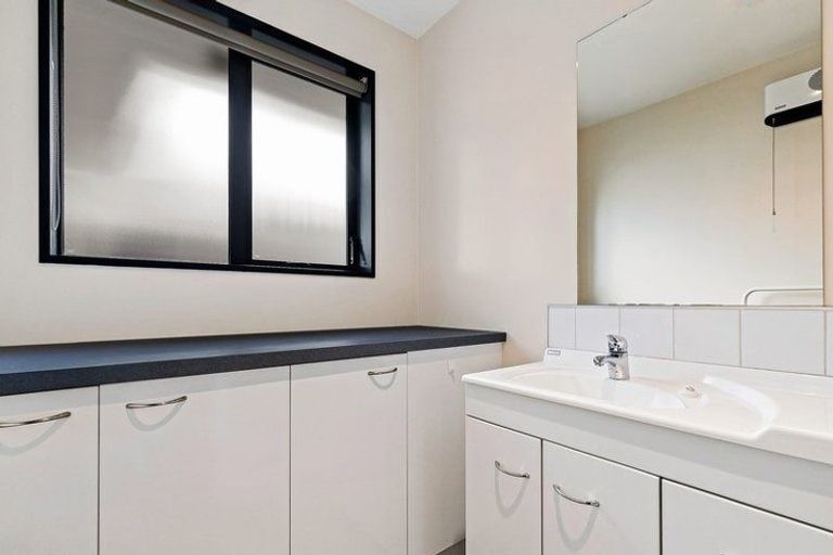 Photo of property in 12a Grassmere Street, Papanui, Christchurch, 8052