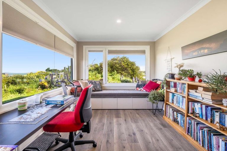 Photo of property in 12 Longbeach Drive, Castlecliff, Whanganui, 4501