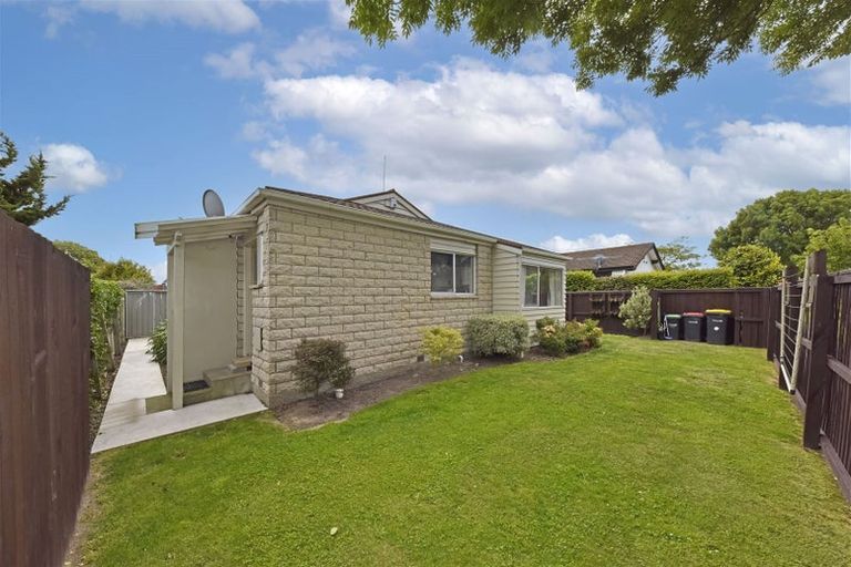 Photo of property in 1/20 Heaphy Place, Casebrook, Christchurch, 8051