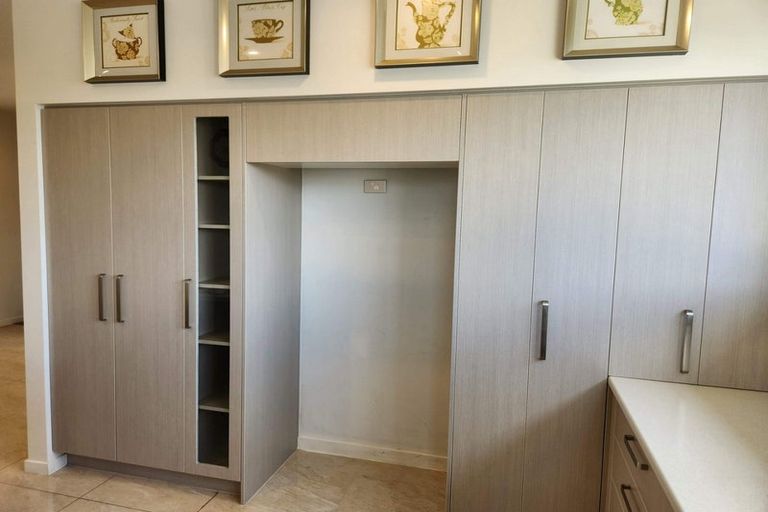 Photo of property in 8 Little Gem Road, Hornby, Christchurch, 8025