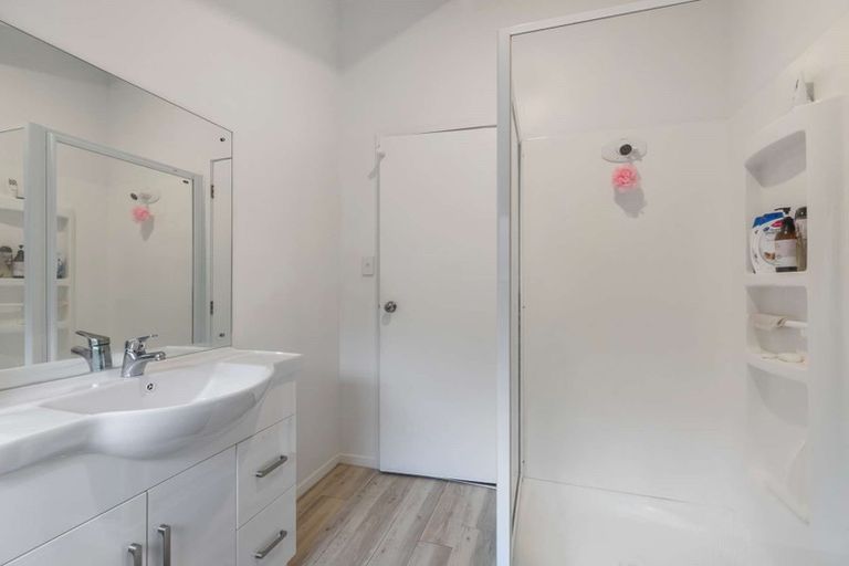 Photo of property in 147k Glengarry Road, Glen Eden, Auckland, 0602