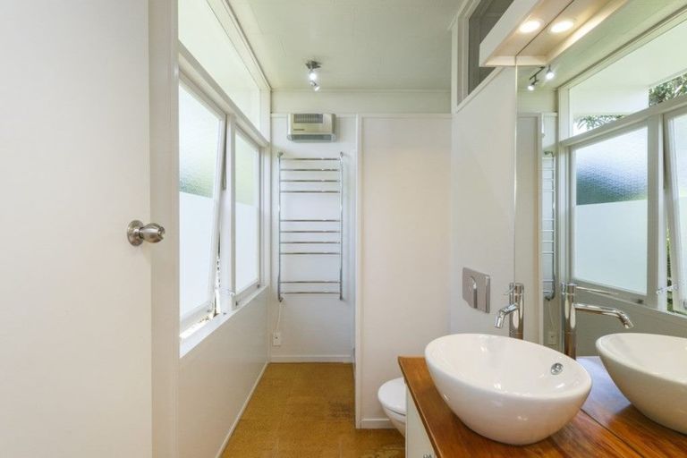 Photo of property in 23 Surrey Crescent, Hokowhitu, Palmerston North, 4410