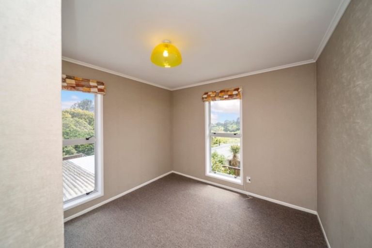 Photo of property in 12 Te Ngaere Place, Merrilands, New Plymouth, 4312
