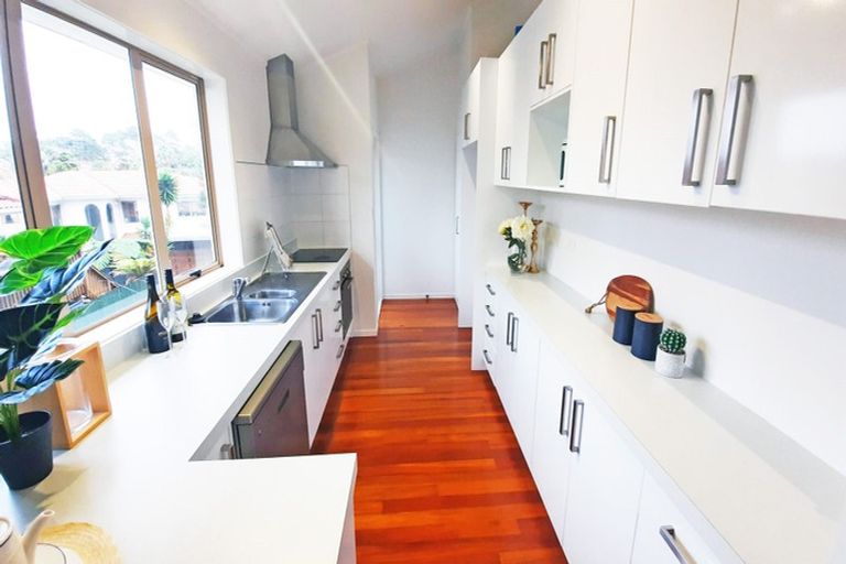 Photo of property in 1/226 Forrest Hill Road, Forrest Hill, Auckland, 0620