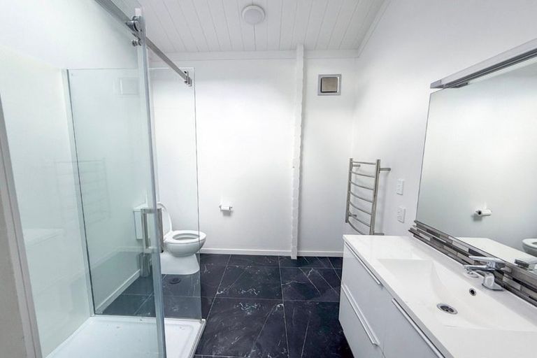 Photo of property in 8 Ngahere Views, Orewa, 0931