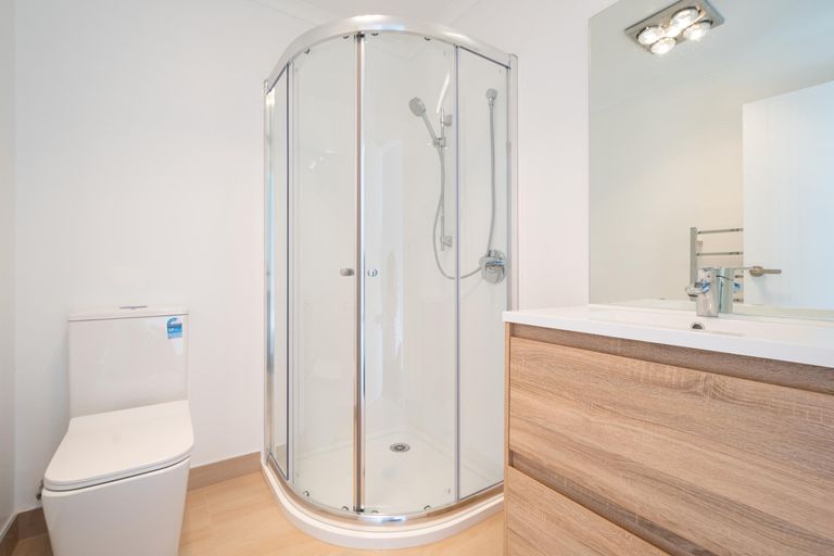 Photo of property in 2/65 College Road, Northcote, Auckland, 0627