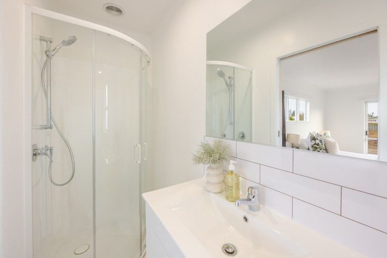 Photo of property in 13 Latham Stubbs Crescent, Waipawa, 4210