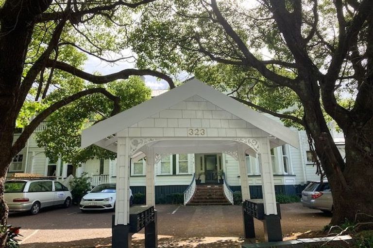 Photo of property in 323b Mount Eden Road, Mount Eden, Auckland, 1024