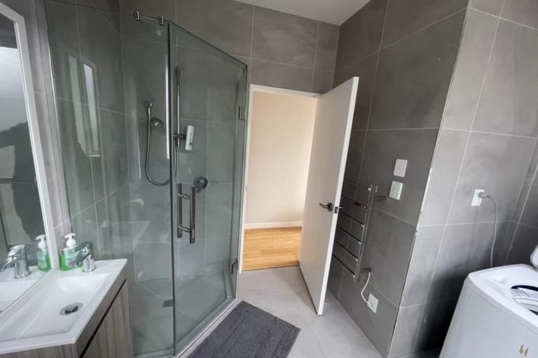 Photo of property in 5 Toanui Road, Hobsonville, Auckland, 0616