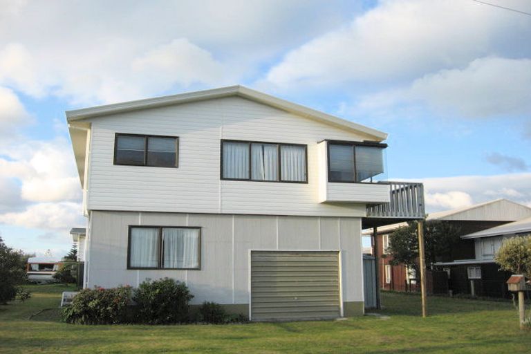 Photo of property in 110b Hinemoa Street, Whangamata, 3620