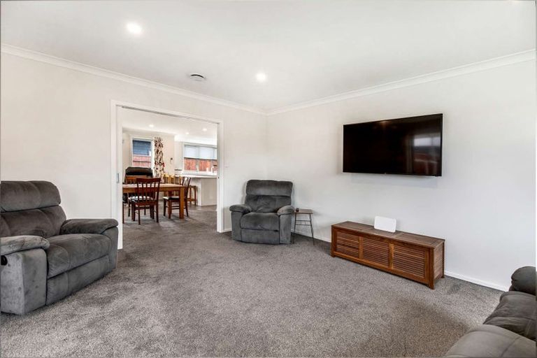 Photo of property in 15 Serenity Crescent, Kelvin Grove, Palmerston North, 4414