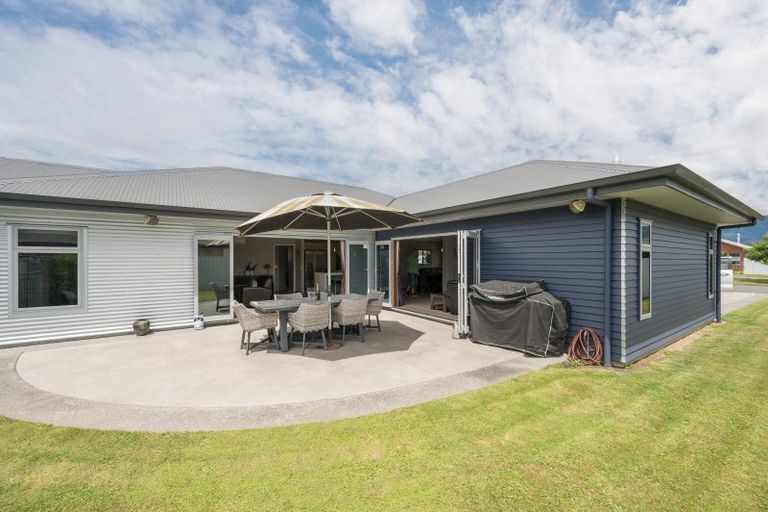 Photo of property in 25 Kitakita Grove, Motueka, 7120