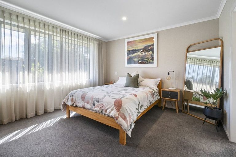 Photo of property in 16 Chestnut Close, Kelvin Grove, Palmerston North, 4414