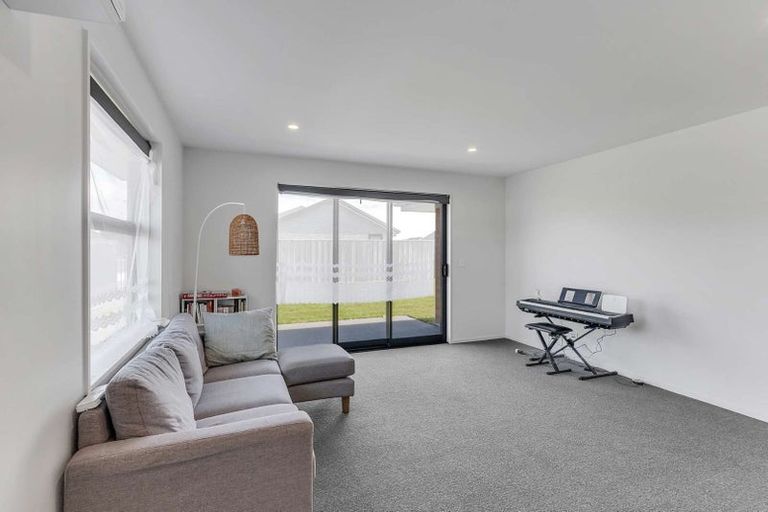 Photo of property in 40 Eileen Way, Rolleston, 7615