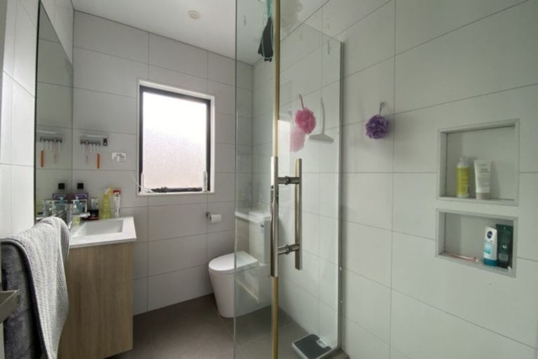 Photo of property in 28 Rakich Place, Henderson, Auckland, 0612