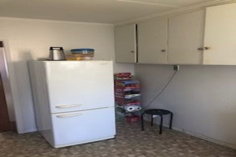 Photo of property in 437 Featherston Street, Palmerston North, 4414