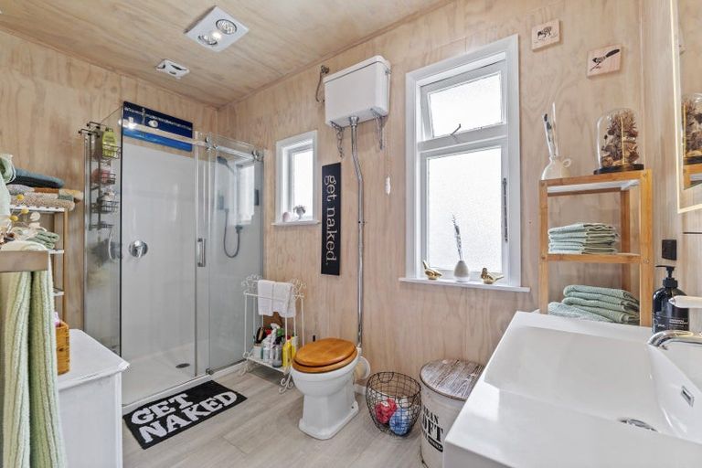 Photo of property in 6 Aratapu Street, Waitara, 4320