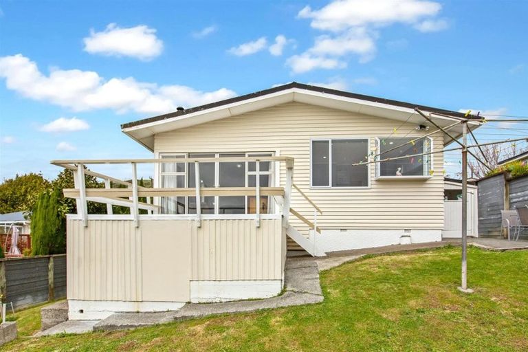 Photo of property in 95 Bell Street, Tawa, Wellington, 5028