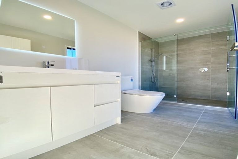 Photo of property in 107 Hamilton Drive, Waiuku, 2123