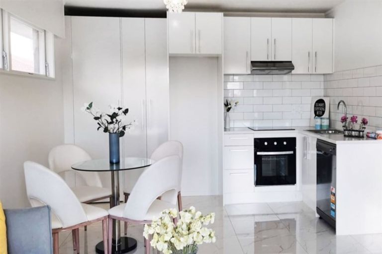 Photo of property in 3/8 Russell Road, Manurewa, Auckland, 2102