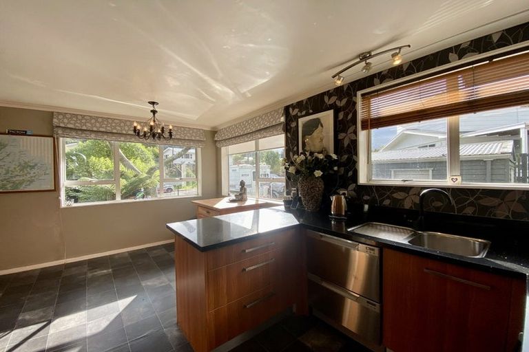 Photo of property in 75 Hampden Street, Picton, 7220