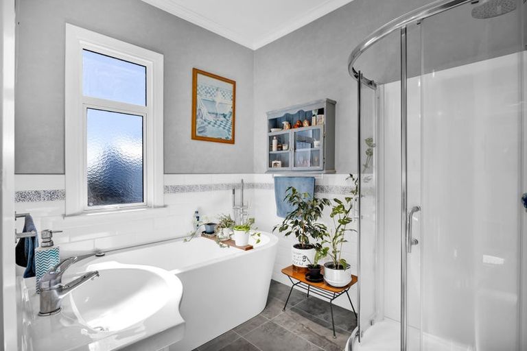 Photo of property in 330 South Road, Hawera, 4610