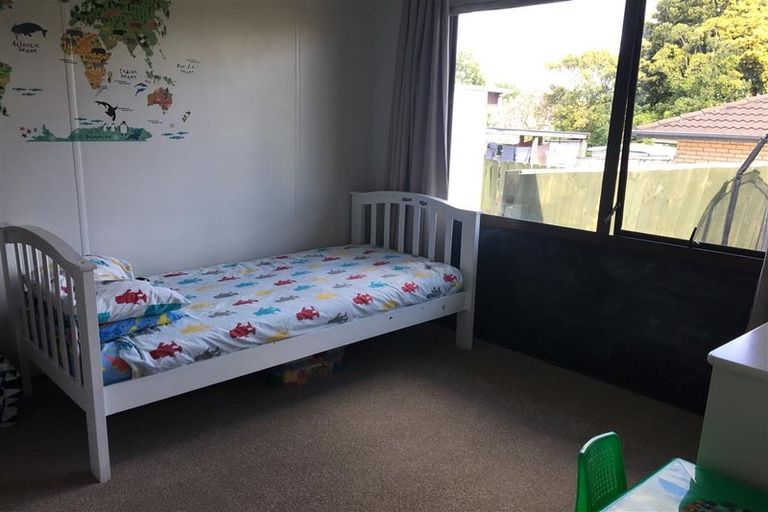 Photo of property in 1/6 Valdale Road, Henderson, Auckland, 0610