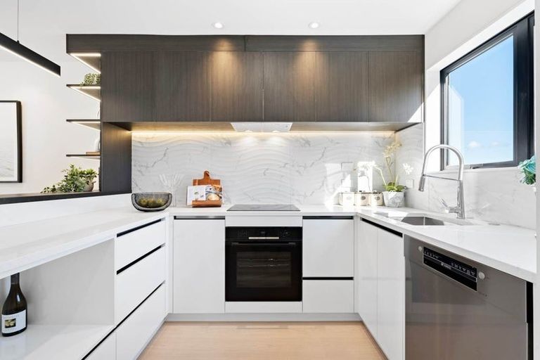 Photo of property in 11a Bowman Road, Forrest Hill, Auckland, 0620