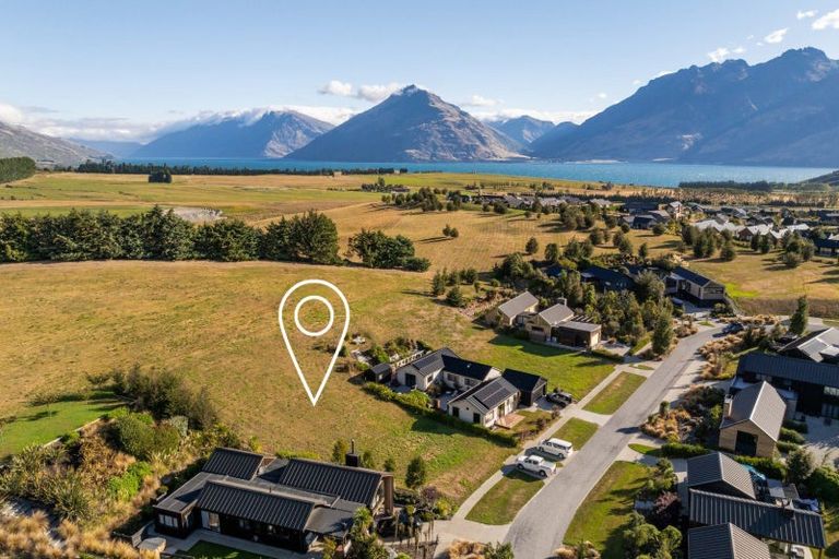 Photo of property in 19 Pendeen Crescent, Jacks Point, Queenstown, 9371