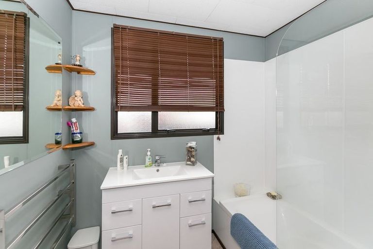 Photo of property in 4 Sequoia Place, Pukete, Hamilton, 3200