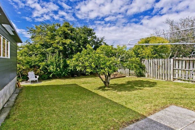 Photo of property in 13 Bruce Road, Glenfield, Auckland, 0629