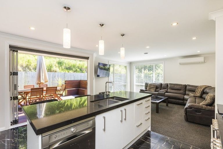 Photo of property in 15 Freedom Drive, Kelvin Grove, Palmerston North, 4414
