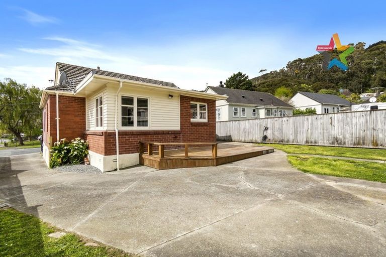 Photo of property in 16 Cleland Crescent, Naenae, Lower Hutt, 5011