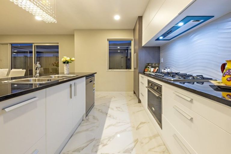 Photo of property in 11 Kapia Drive, Takanini, 2112