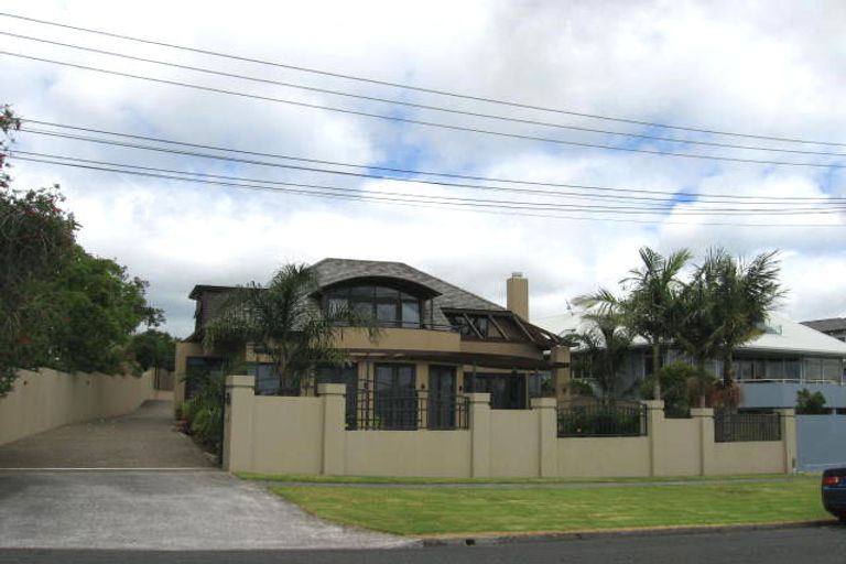 Photo of property in 2/22 Rangitoto Terrace, Milford, Auckland, 0620
