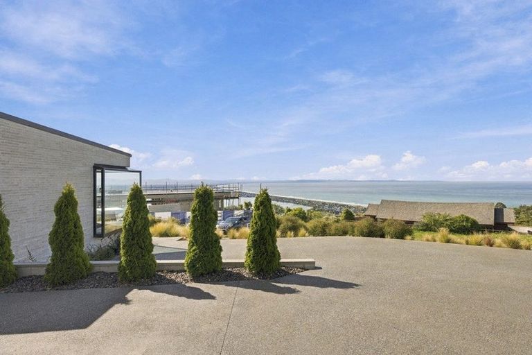 Photo of property in 19 Rauhea Lane, Clifton, Christchurch, 8081