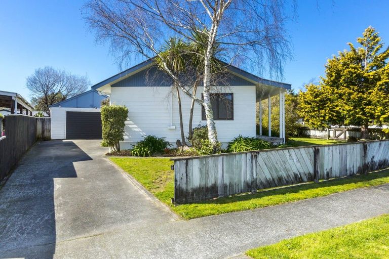 Photo of property in 1 Moonstone Grove, Birchville, Upper Hutt, 5018