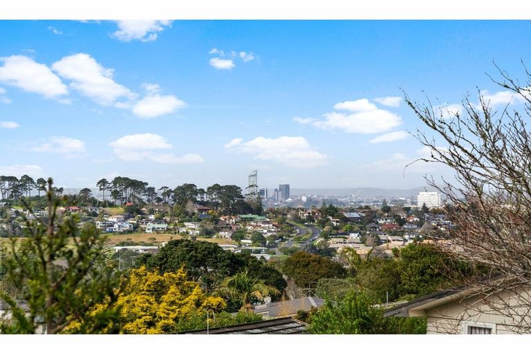 Photo of property in 249 Sunset Road, Sunnynook, Auckland, 0632