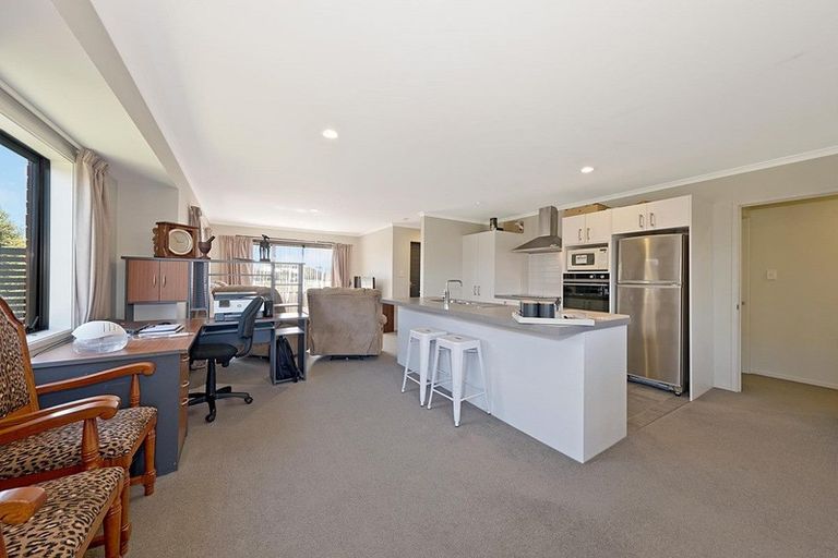 Photo of property in 66 Shillingford Boulevard, Rolleston, 7615