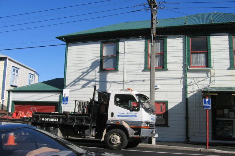 Photo of property in 25 Hawker Street, Mount Victoria, Wellington, 6011