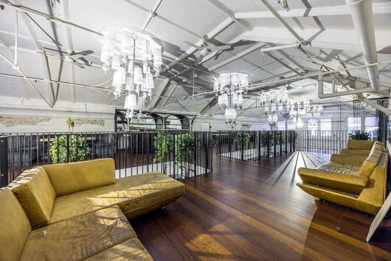 Photo of property in 44a Queen Street, Northcote Point, Auckland, 0627